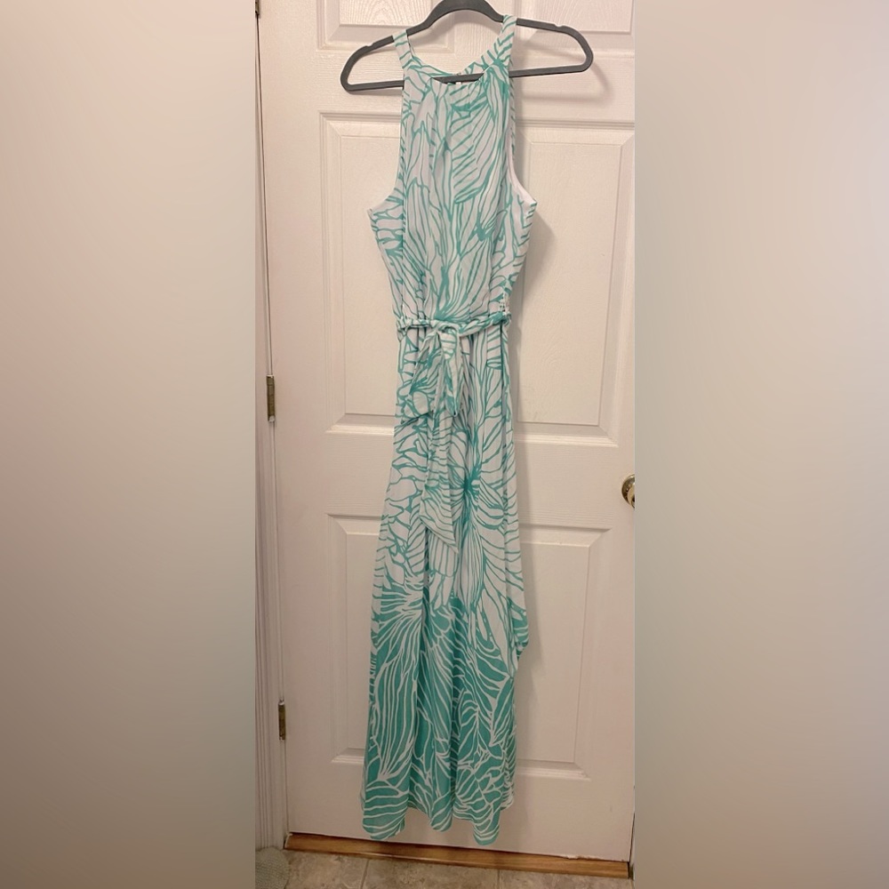 Green and white elegant flowing maxi dress